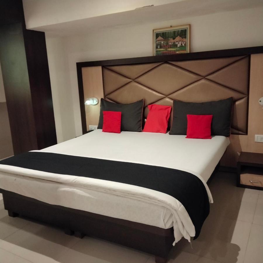 Hotel Everest Lodging 나비뭄바이 외부 사진