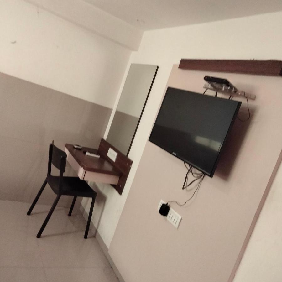 Hotel Everest Lodging 나비뭄바이 외부 사진