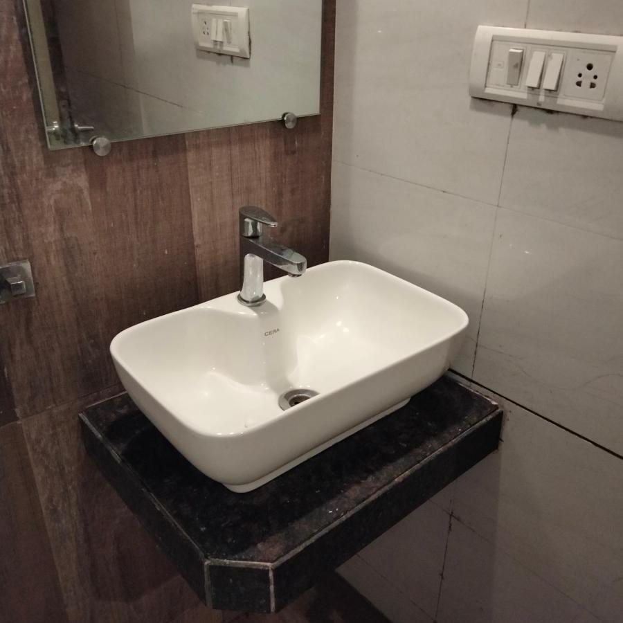 Hotel Everest Lodging 나비뭄바이 외부 사진