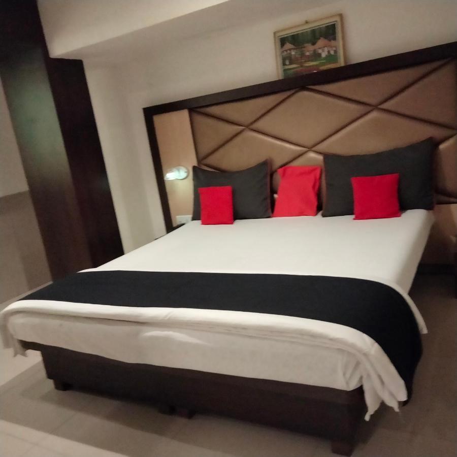 Hotel Everest Lodging 나비뭄바이 외부 사진
