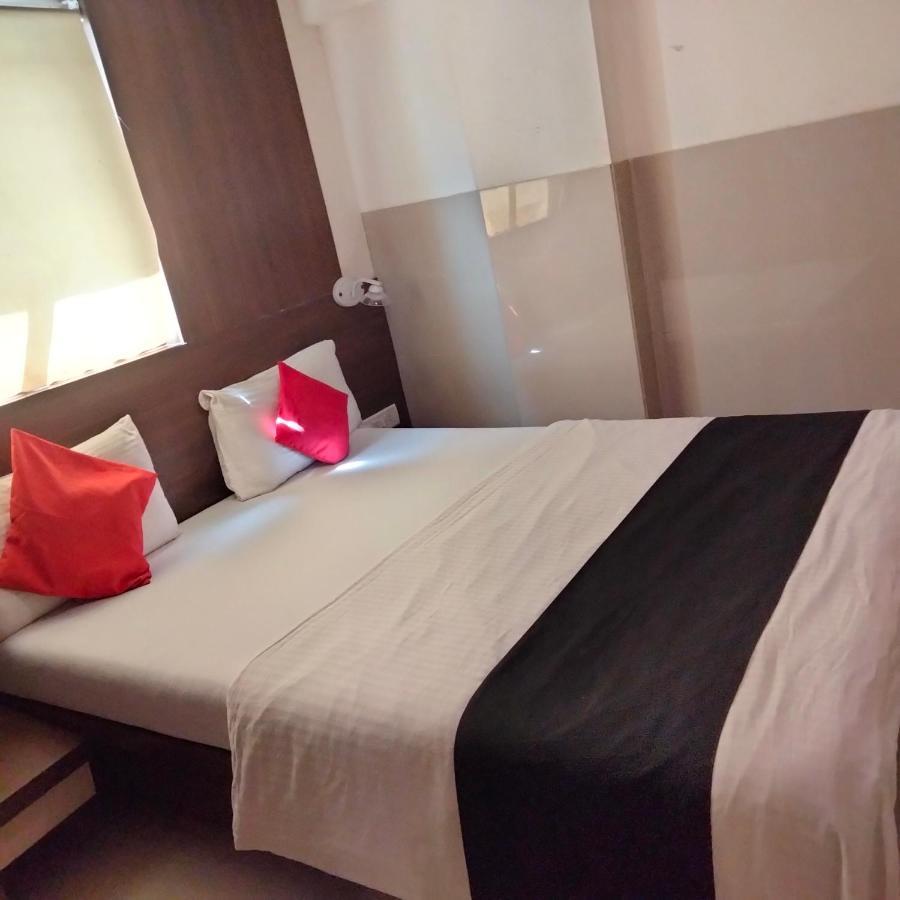 Hotel Everest Lodging 나비뭄바이 외부 사진