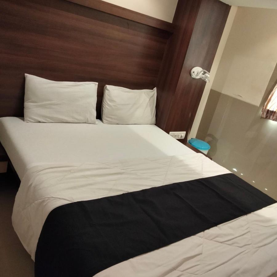 Hotel Everest Lodging 나비뭄바이 외부 사진