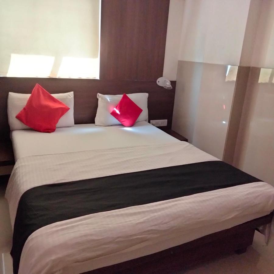 Hotel Everest Lodging 나비뭄바이 외부 사진