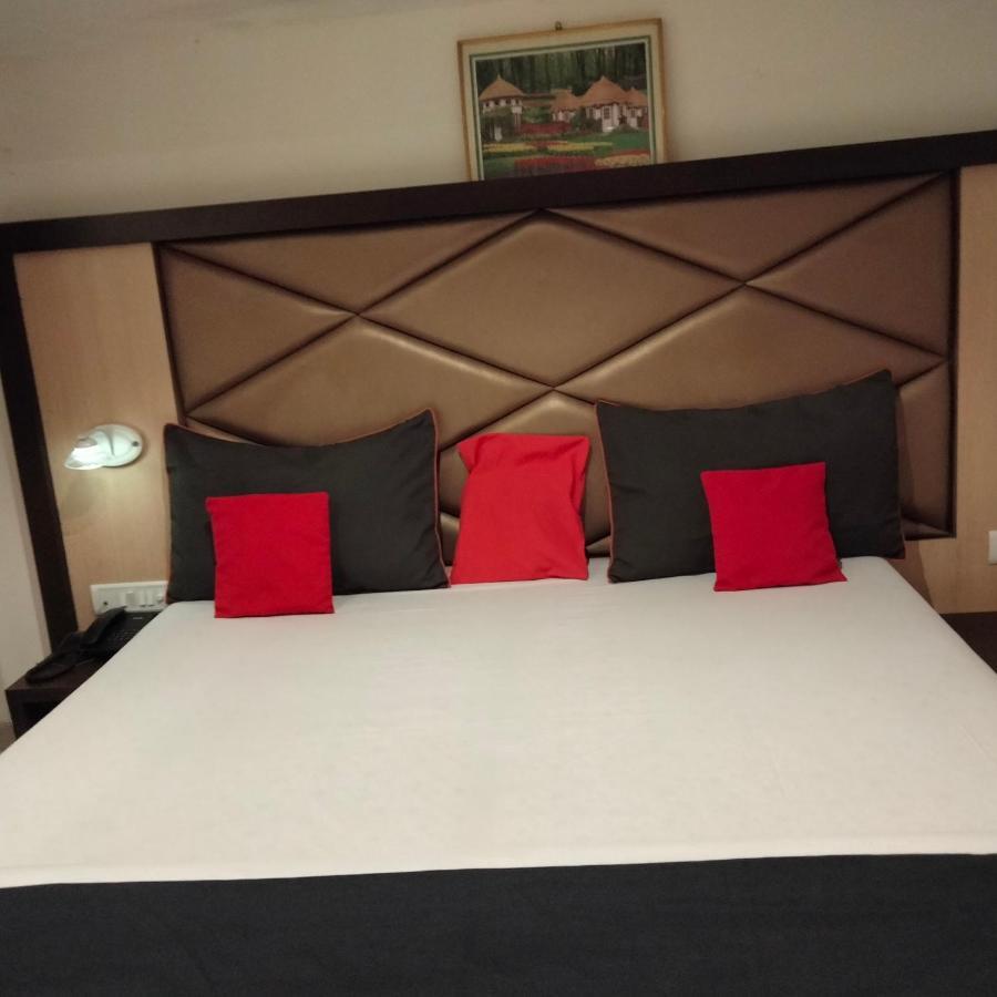 Hotel Everest Lodging 나비뭄바이 외부 사진
