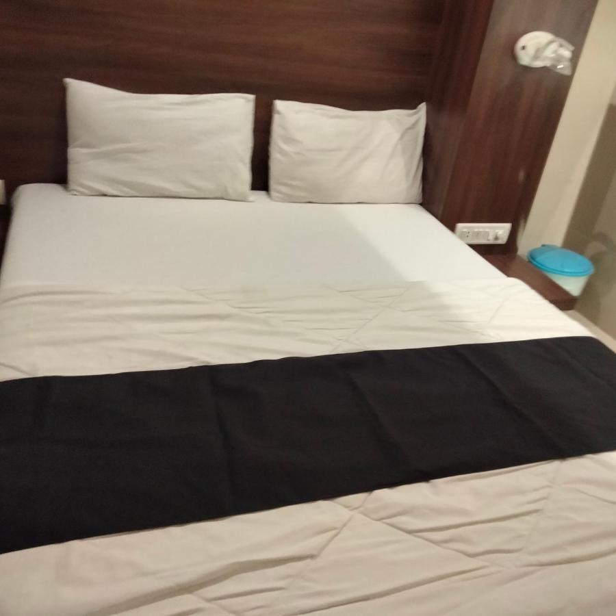Hotel Everest Lodging 나비뭄바이 외부 사진