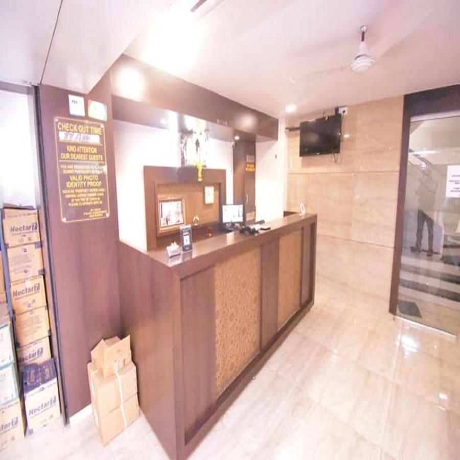 Hotel Everest Lodging 나비뭄바이 외부 사진