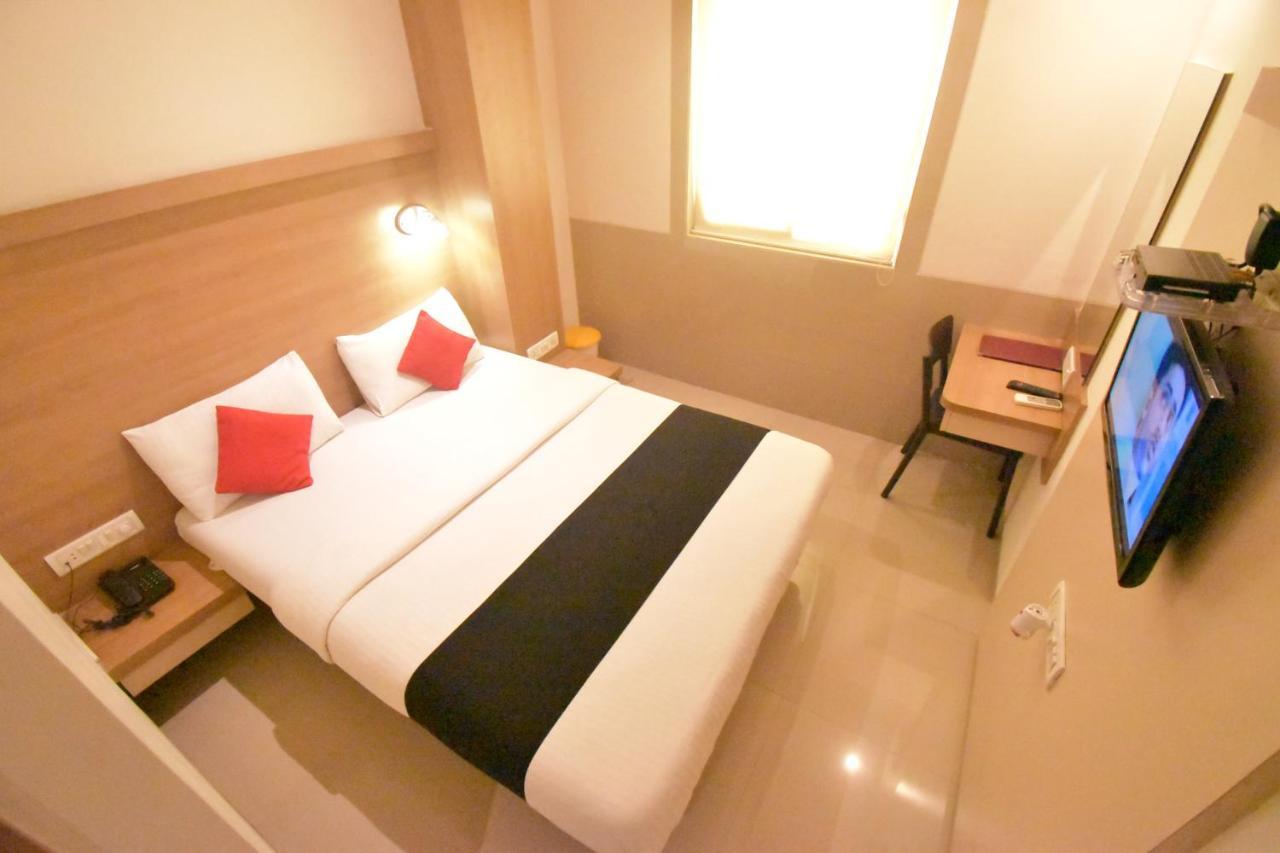 Hotel Everest Lodging 나비뭄바이 외부 사진