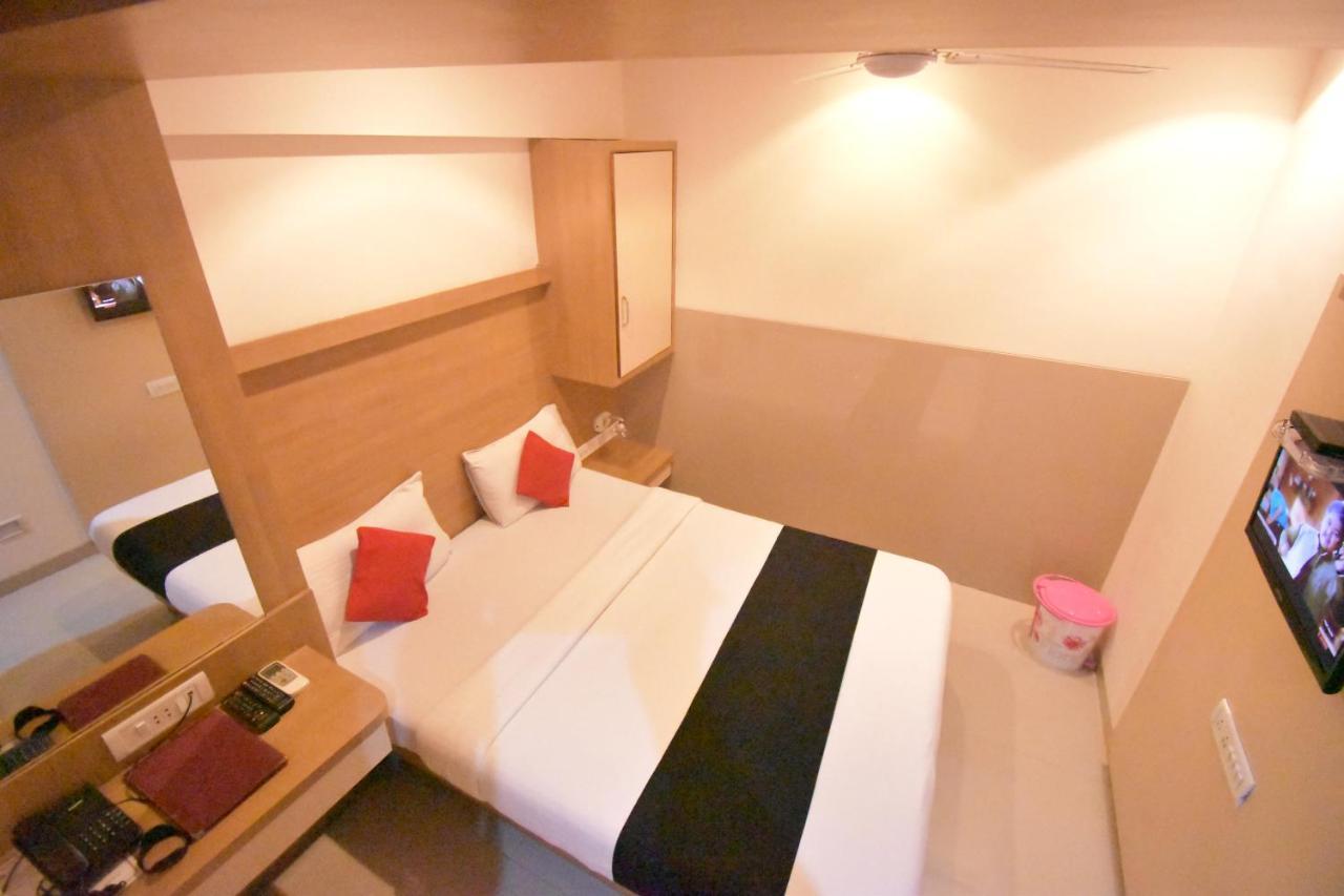 Hotel Everest Lodging 나비뭄바이 외부 사진