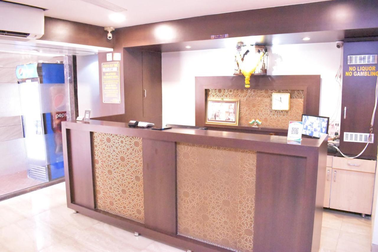 Hotel Everest Lodging 나비뭄바이 외부 사진