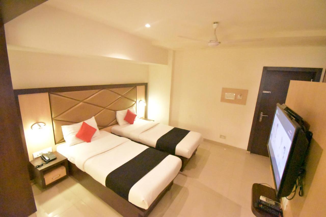 Hotel Everest Lodging 나비뭄바이 외부 사진