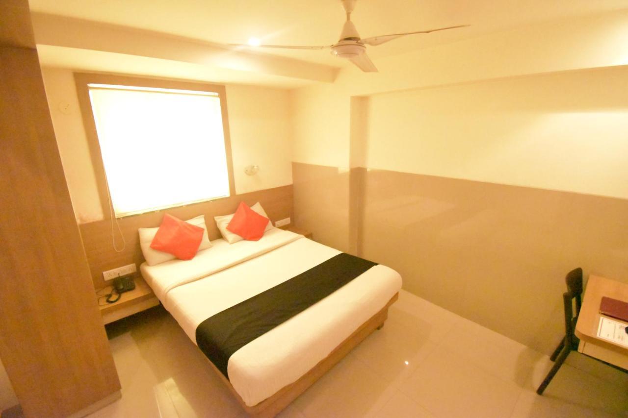 Hotel Everest Lodging 나비뭄바이 외부 사진