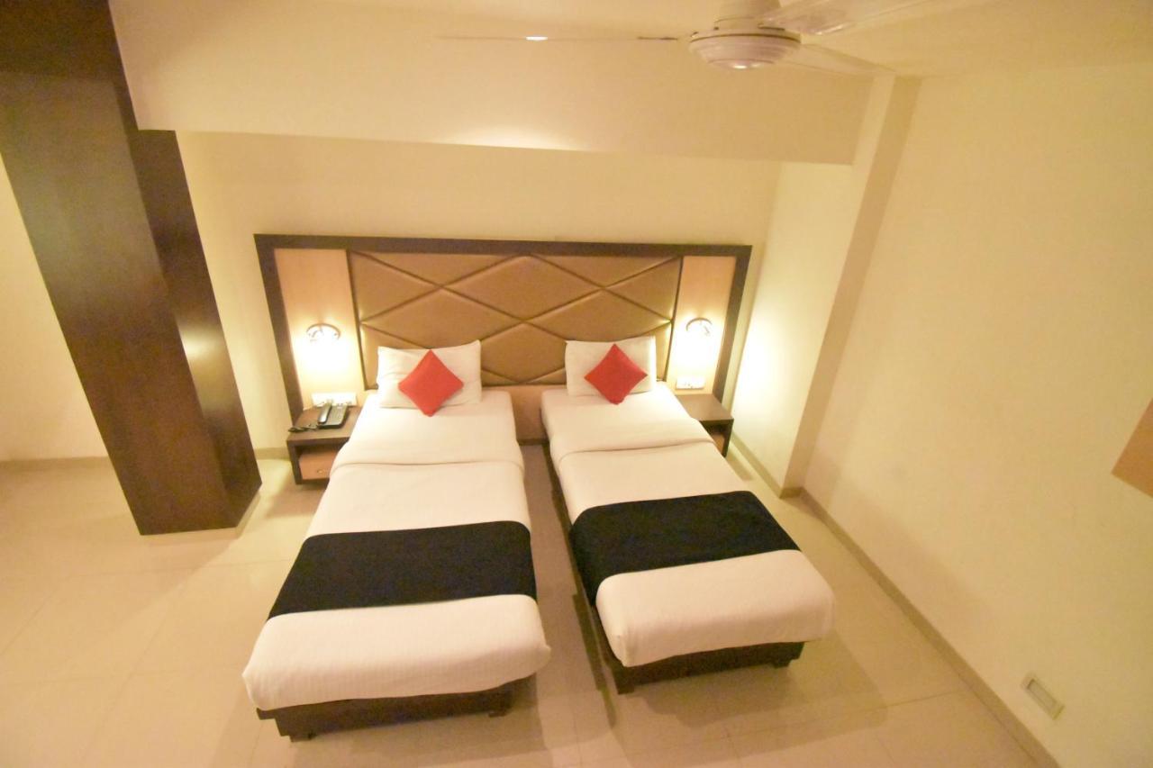 Hotel Everest Lodging 나비뭄바이 외부 사진