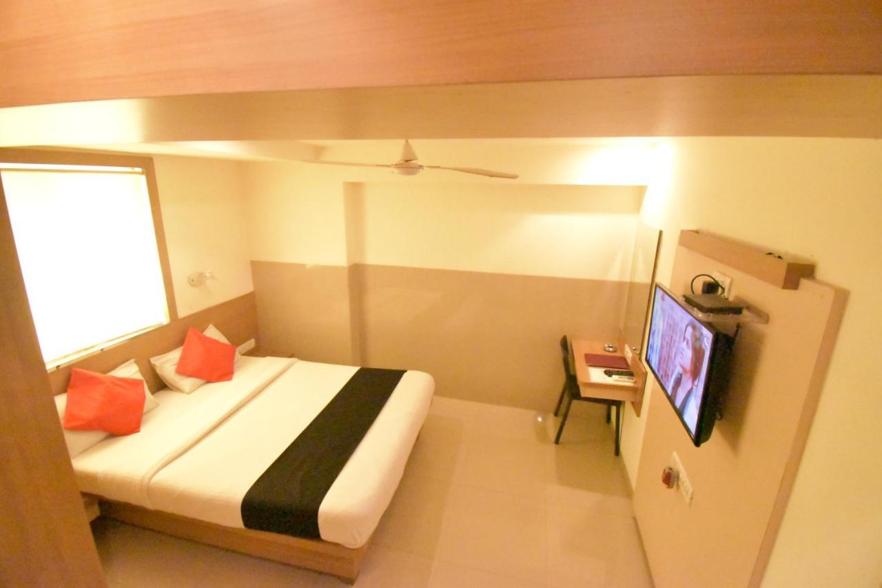 Hotel Everest Lodging 나비뭄바이 외부 사진
