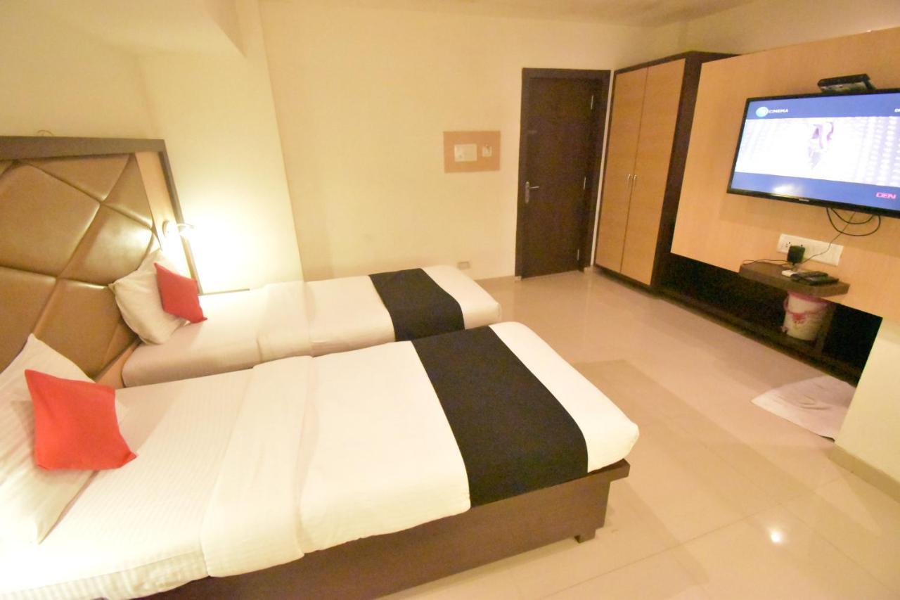 Hotel Everest Lodging 나비뭄바이 외부 사진