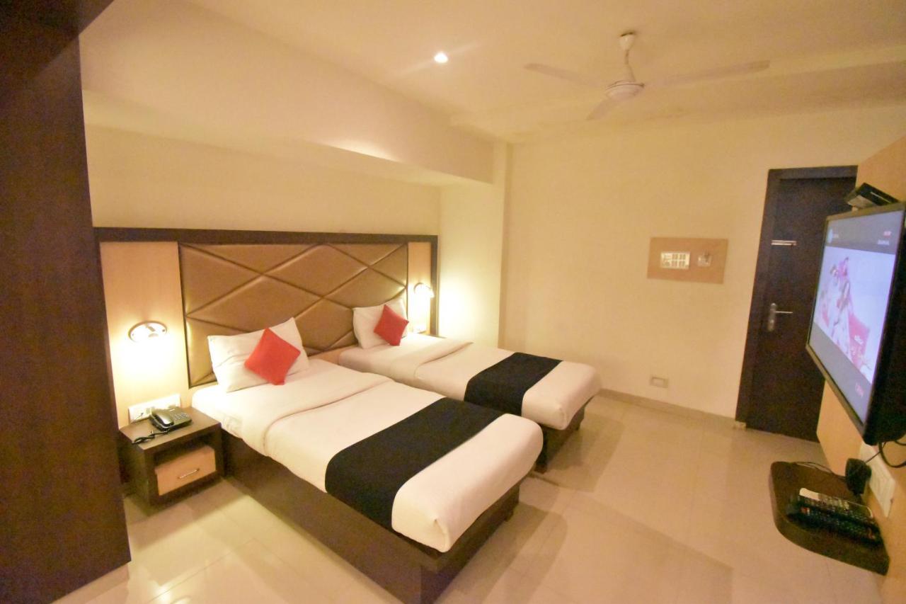 Hotel Everest Lodging 나비뭄바이 외부 사진
